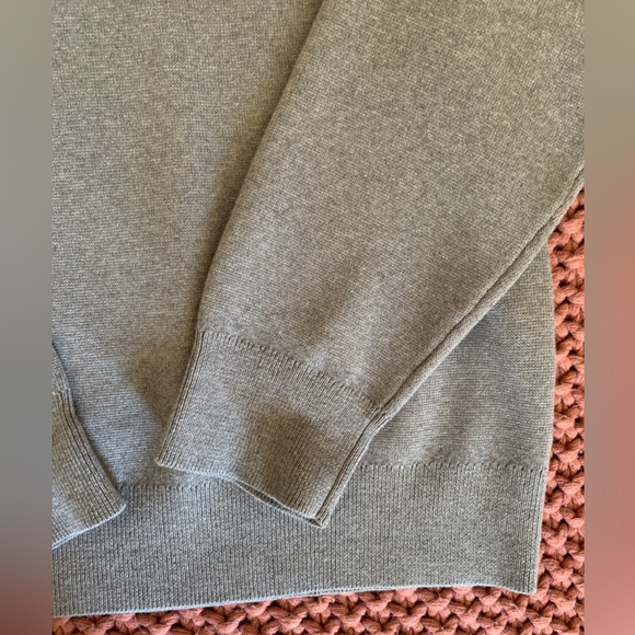 Uniqlo Light Gray Ribbed Knit Sweater - Picture 6 of 7